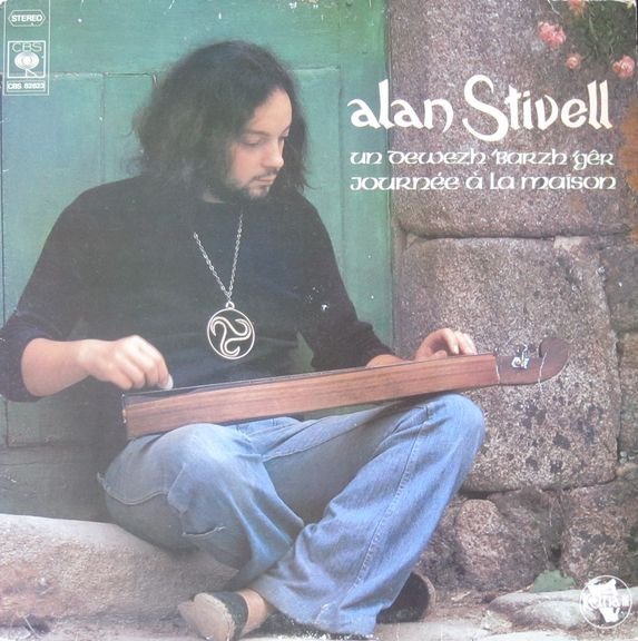 Alan Stivell - Un Dewezh 'Barzh 'Gêr = Journée À La Maison